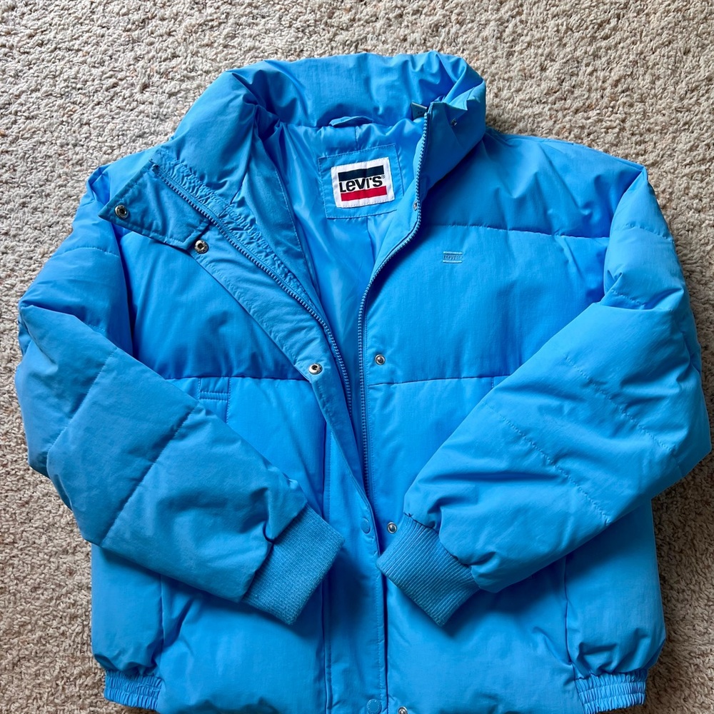 Levi’s baby blue puffer, XL